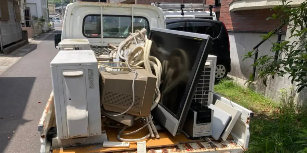 【鹿児島】複雑設置の古いエアコン6台を無料回収！取り外し・処分費0円で真夏に備える